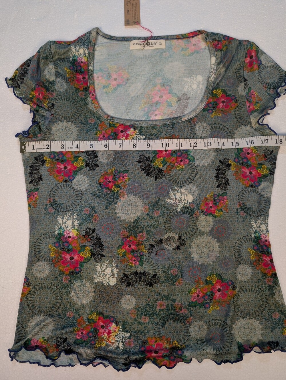 A-114 Natural Life Floral Print Flutter Sleeve Top NWT Large - Picture 3 of 9